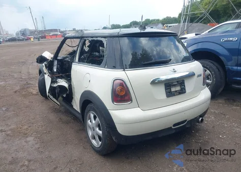 2010 Mini Cooper из США, поврежденный, VIN WMWMF3C56ATZ65239